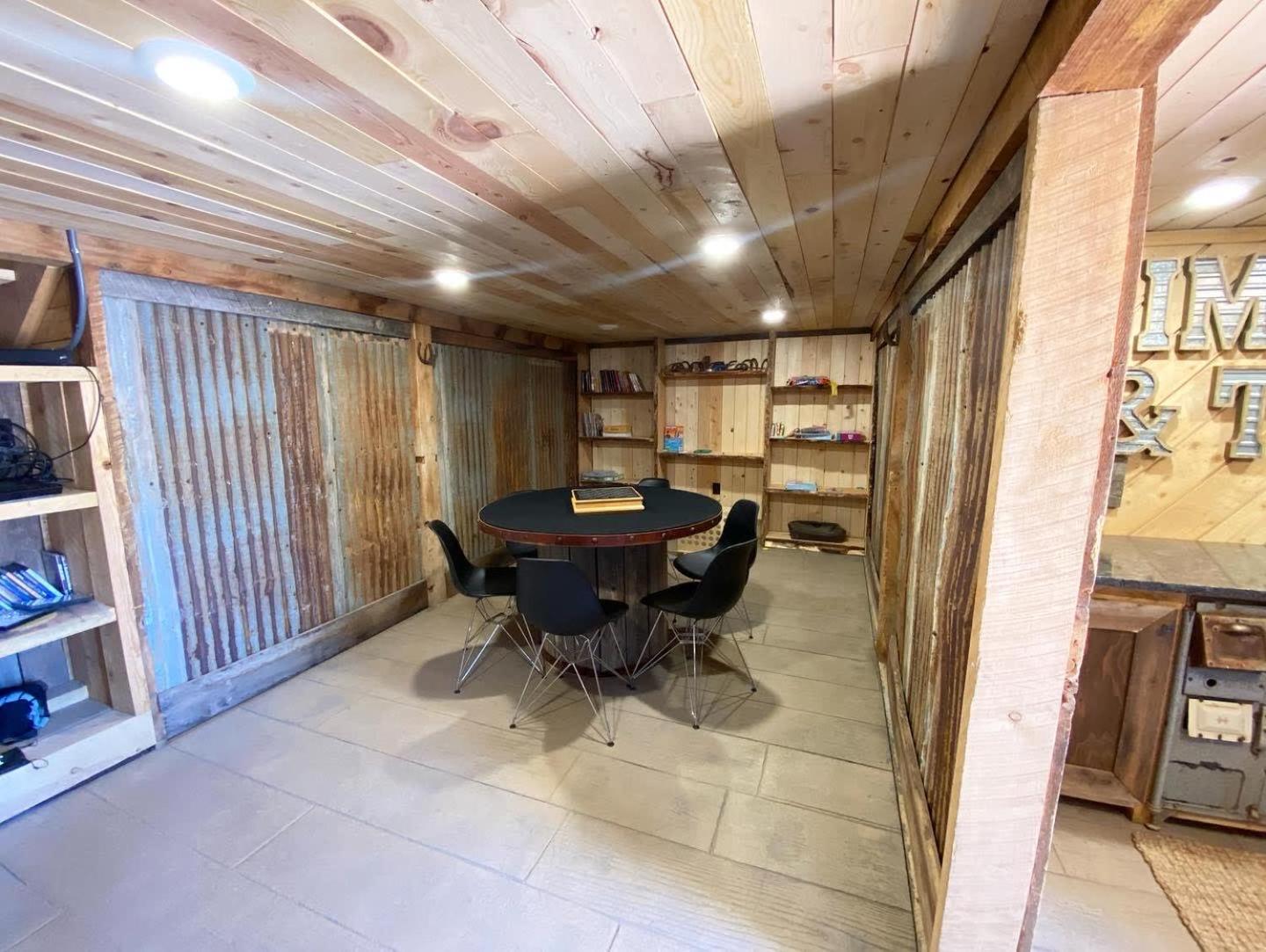 Timber & Tin G 2Bed 2Bath W Pool & Rooftop Deck Канаб Екстер'єр фото