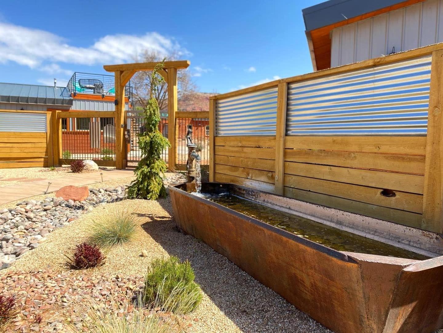 Timber & Tin G 2Bed 2Bath W Pool & Rooftop Deck Канаб Екстер'єр фото