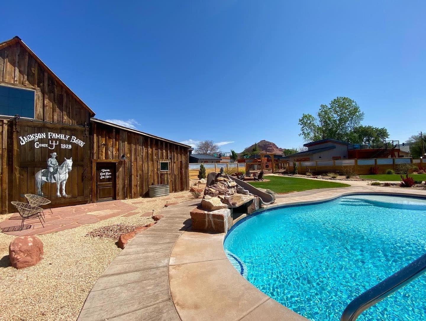 Timber & Tin G 2Bed 2Bath W Pool & Rooftop Deck Канаб Екстер'єр фото
